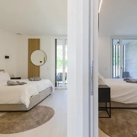 Apartmán Salvatorehomes - Luxurious Dreamview Waterfront In With Pool - Casa Azura - A 5 Star Luxury Collection At Garda *