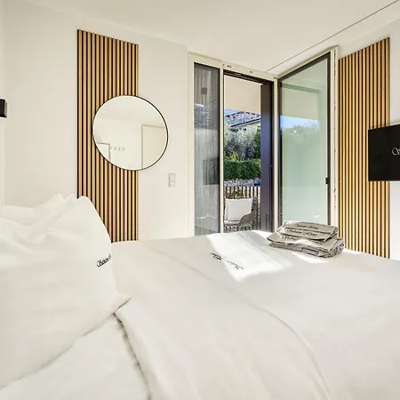 Apartmán Salvatorehomes - Luxurious Dreamview Waterfront In With Pool - Casa Azura - A 5 Star Luxury Collection At Garda Torri Del Benaco