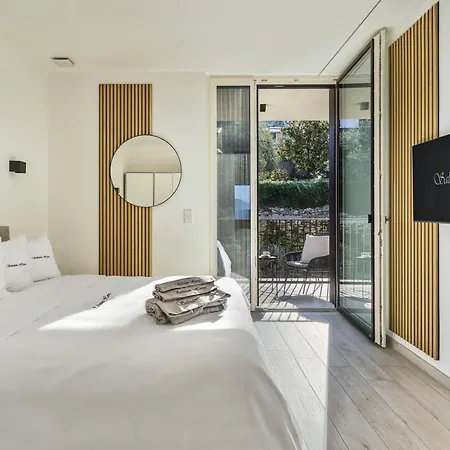 Apartmán Salvatorehomes - Luxurious Dreamview Waterfront In With Pool - Casa Azura - A 5 Star Luxury Collection At Garda