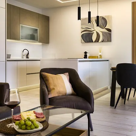 Salvatorehomes - Luxurious Dreamview Waterfront In With Pool - Casa Azura - A 5 Star Luxury Collection At Garda *
