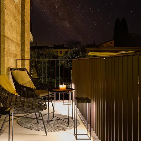 Apartmán Salvatorehomes - Luxurious Dreamview Waterfront In With Pool - Casa Azura - A 5 Star Luxury Collection At Garda *