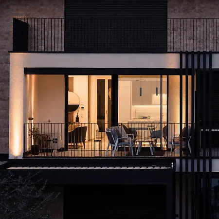 Apartmán Salvatorehomes - Luxurious Dreamview Waterfront In With Pool - Casa Azura - A 5 Star Luxury Collection At Garda Torri Del Benaco