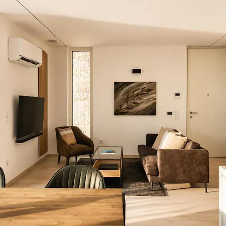 Salvatorehomes - Luxurious Dreamview Waterfront In With Pool - Casa Azura - A 5 Star Luxury Collection At Garda