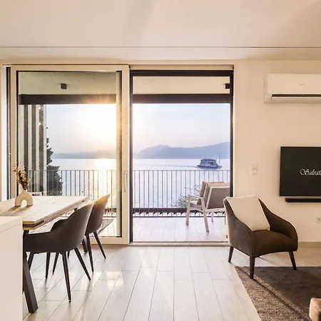 Salvatorehomes - Luxurious Dreamview Waterfront In With Pool - Casa Azura - A 5 Star Luxury Collection At Garda * Torri Del Benaco